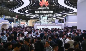 Huawei Ungkap Lompatan Teknologi 5G-A dan AI Skenario di MWC Shanghai 2025