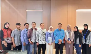 OJK Sulteng dan Hannah Asa Indonesia Gelar “Finance Bootcamp Goes to School” Foto bersama usai meluncuran program "Finance Bootcamp Goes to School" bersama OJK Sulteng dan Hannah Asa Indonesia. (@OJK SUlteng)