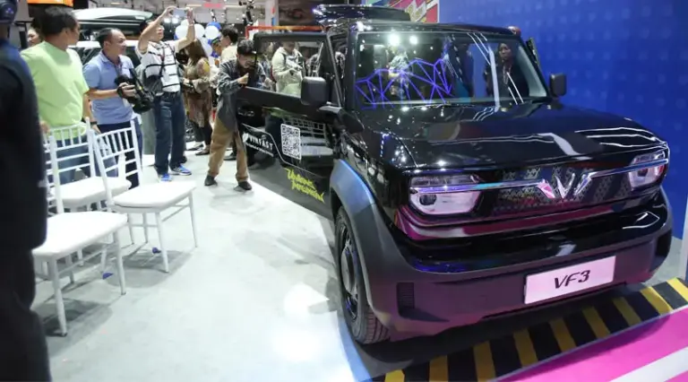 Mini-SUV terbarunya, VF 3 pada ajang Indonesia International Motor Show (IIMS) 2025.
