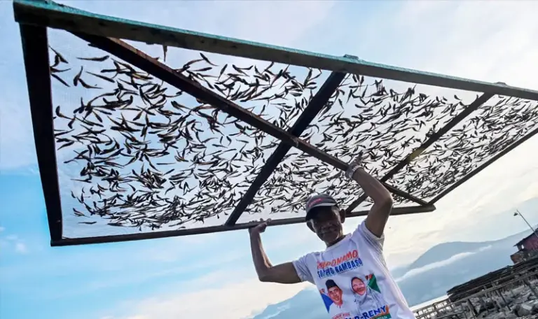 Penjemuran Ikan Terkendala Cuaca