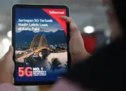 Ilustrasi pelanggan menunjukkan jaringan 5G Telkomsel yang kini bisa diakses di Palu. (©Telkomsel)