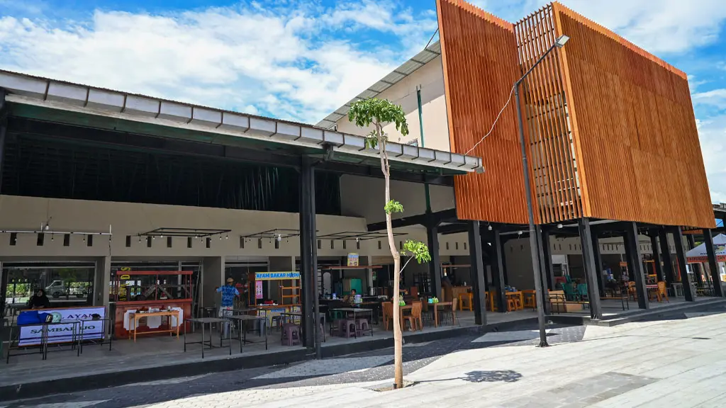 Pasar Modern Tavanjuka setelah direvitalisasi. (©bmzIMAGES/Basri Marzuki)